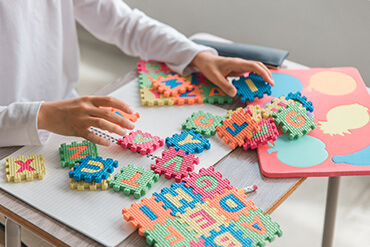 小学生の「Let's Go」シリーズを用いた総合学習