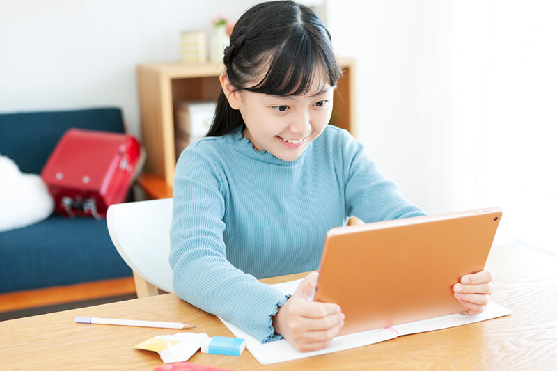 小学生のお子さまのペースで進められるオンライン英会話